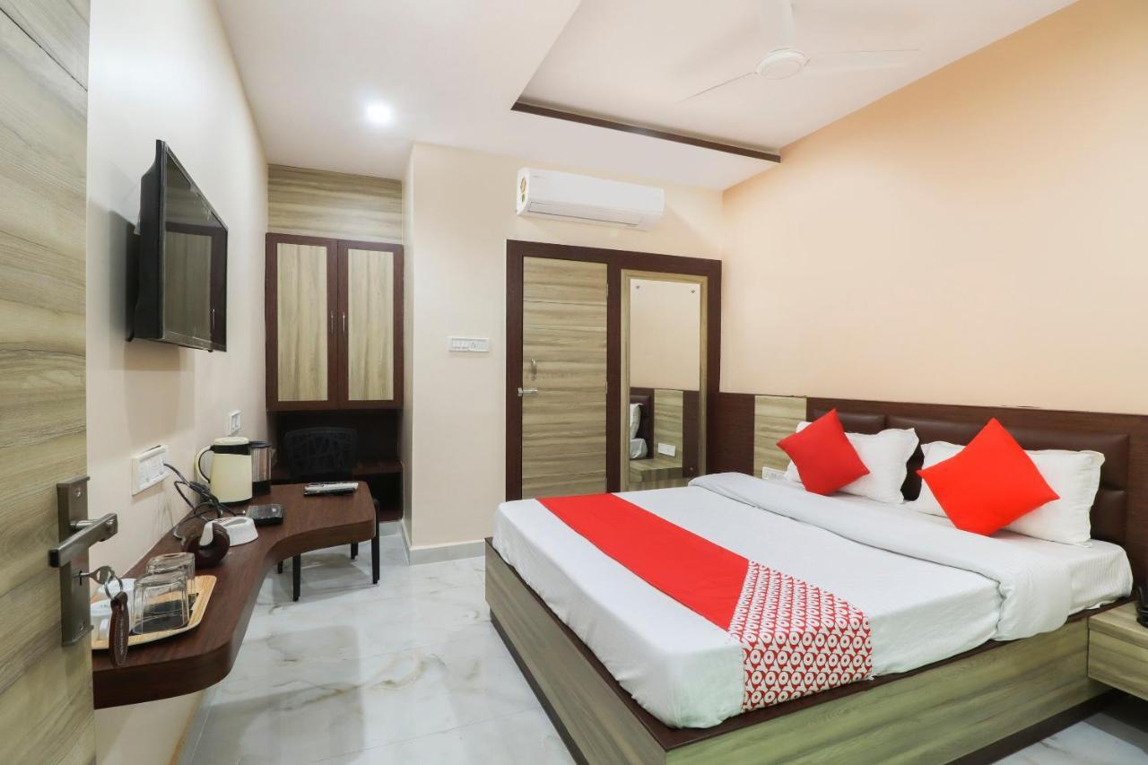 Capital O Hotel 7Th Heaven Jamshedpur Exterior foto