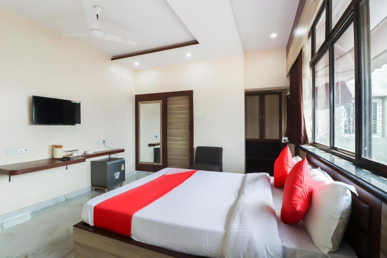 Capital O Hotel 7Th Heaven Jamshedpur Exterior foto